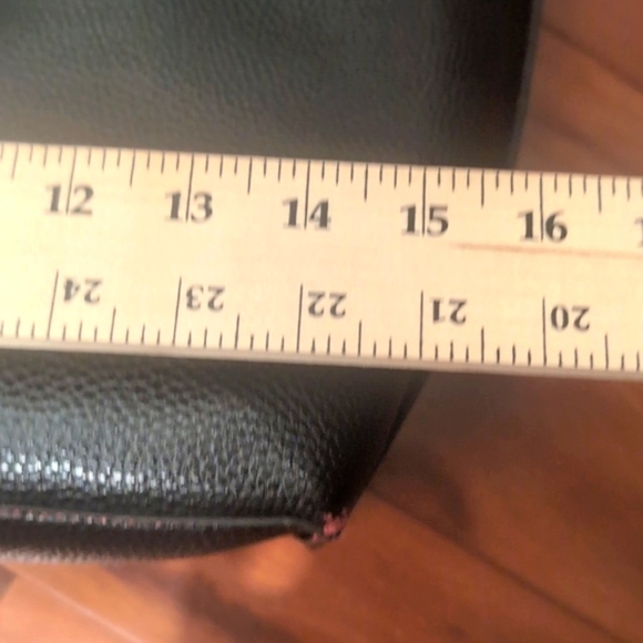 Black Shoulder Bag with attached make up bag - Picture 8 of 13